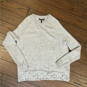 BCBGMaxAzria Gray Crew Neck Sweater size Large